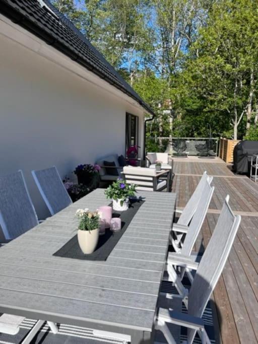Exclusive Guesthouse Near The Ocean In Hovas Gothenburg Exterior photo